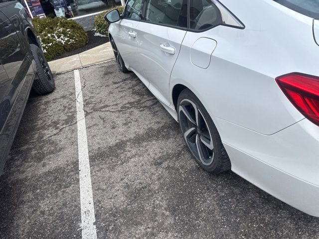 Used 2019 Honda Accord Sport image 4