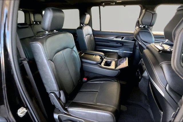 Used 2023 Jeep Grand Wagoneer 4WD w/ Convenience Group III image 17