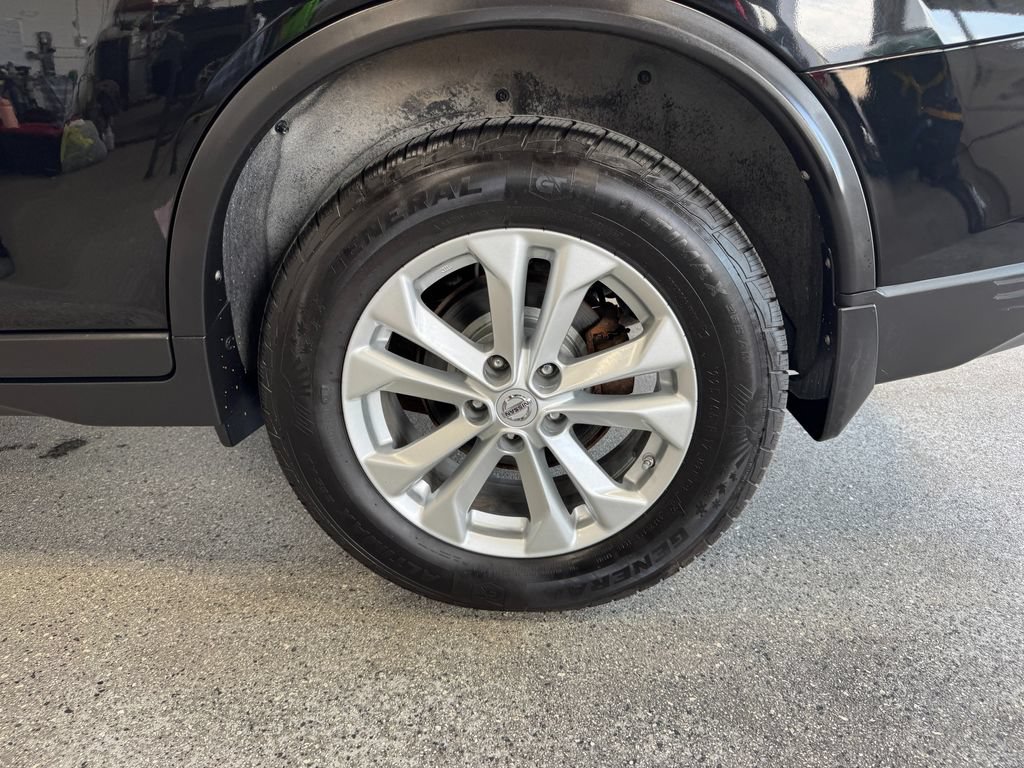 Used 2014 Nissan Rogue SV AWD/4WD image 27