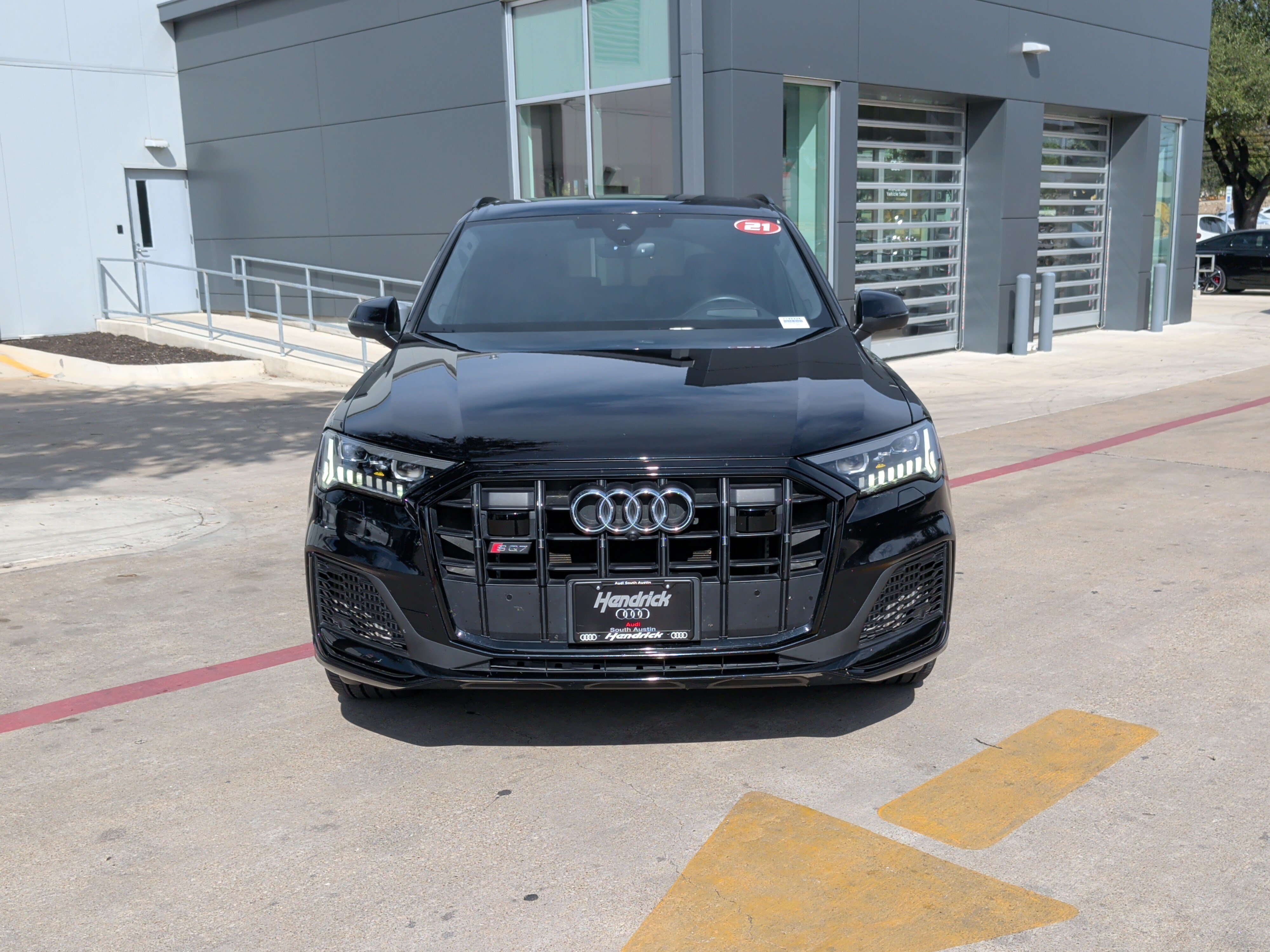 Used 2021 Audi SQ7 Prestige AWD/4WD image 3