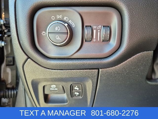 New 2026 RAM 1500 4x4 Crew Cab image 24
