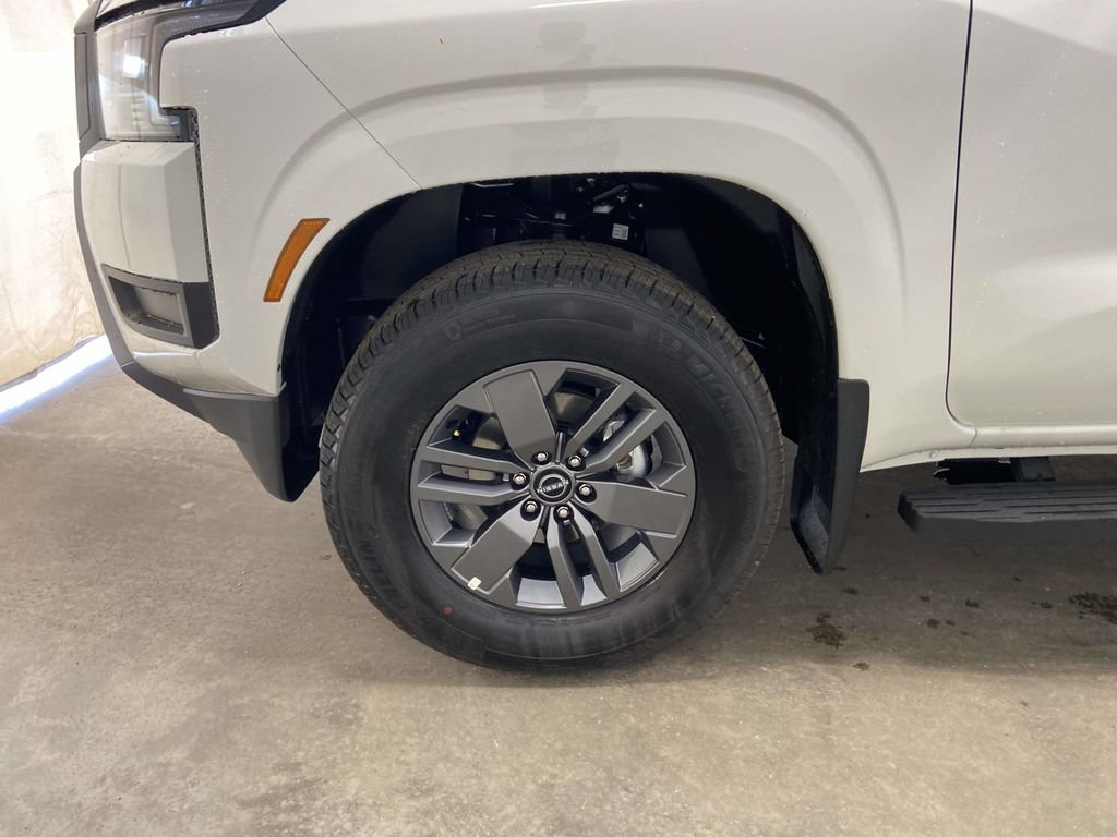 New 2026 Nissan Frontier 4x4 Crew Cab image 5