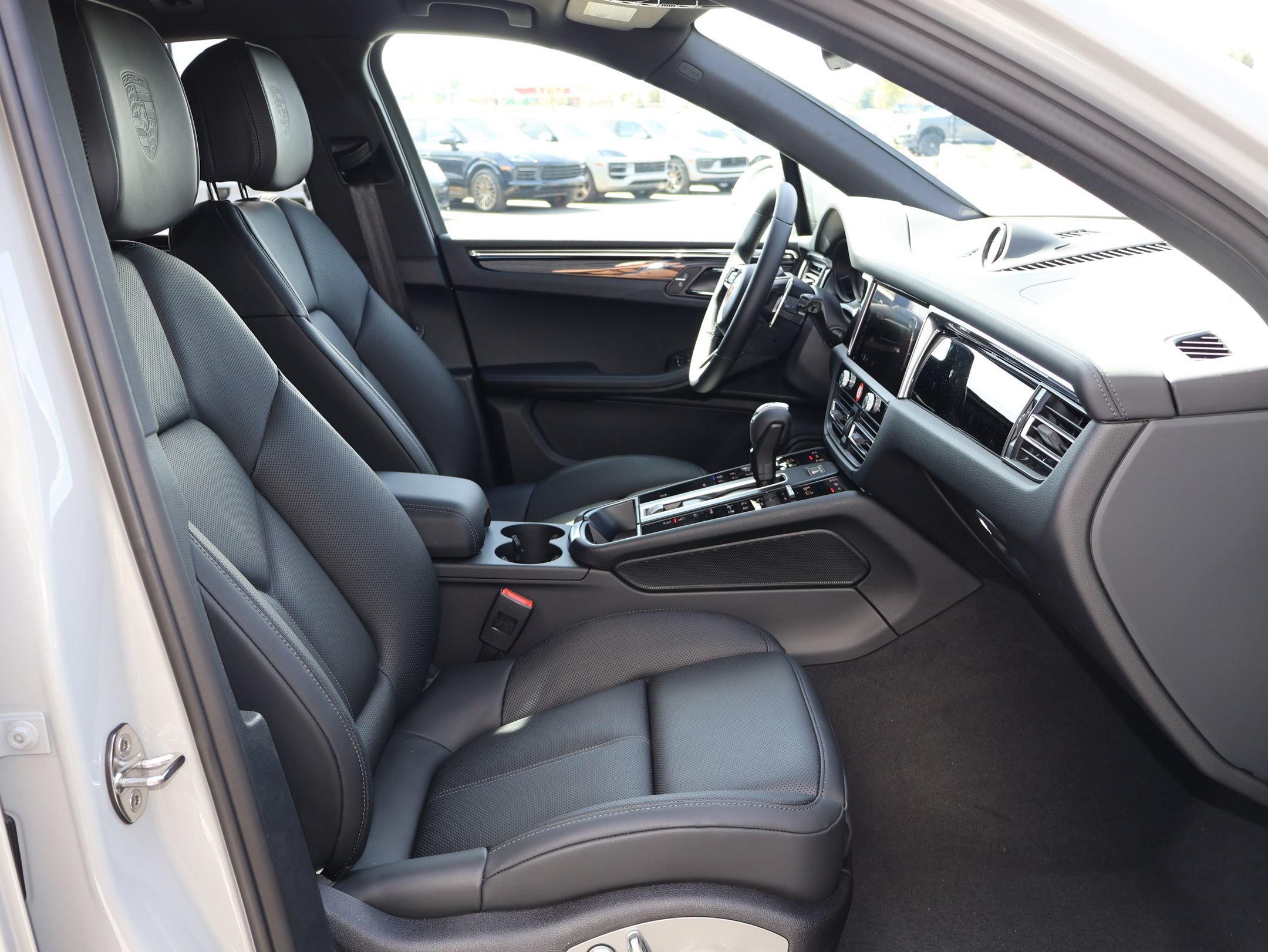 New 2026 Porsche Macan AWD/4WD image 29