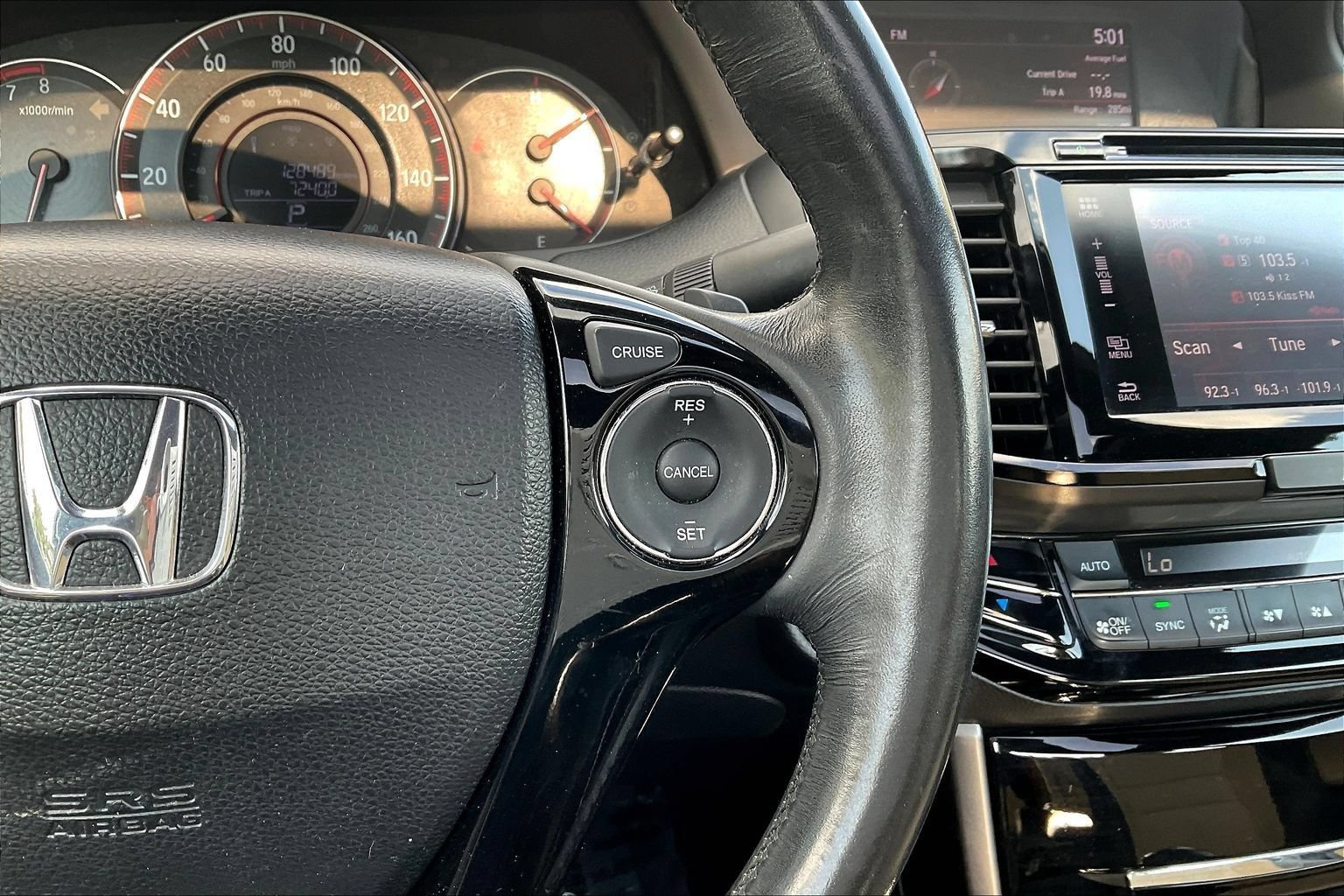 Used 2017 Honda Accord EX-L image 12