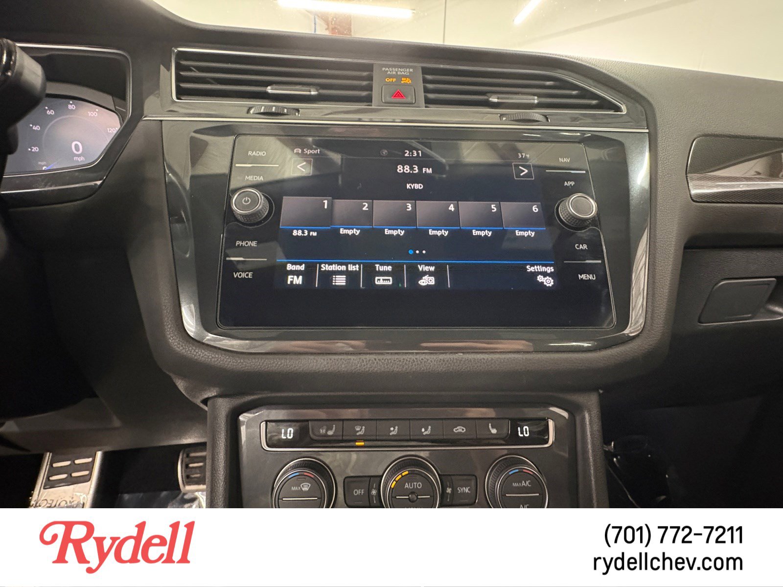 Used 2020 Volkswagen Tiguan SEL Premium R-Line w/ 3rd Row Seat Package image 21