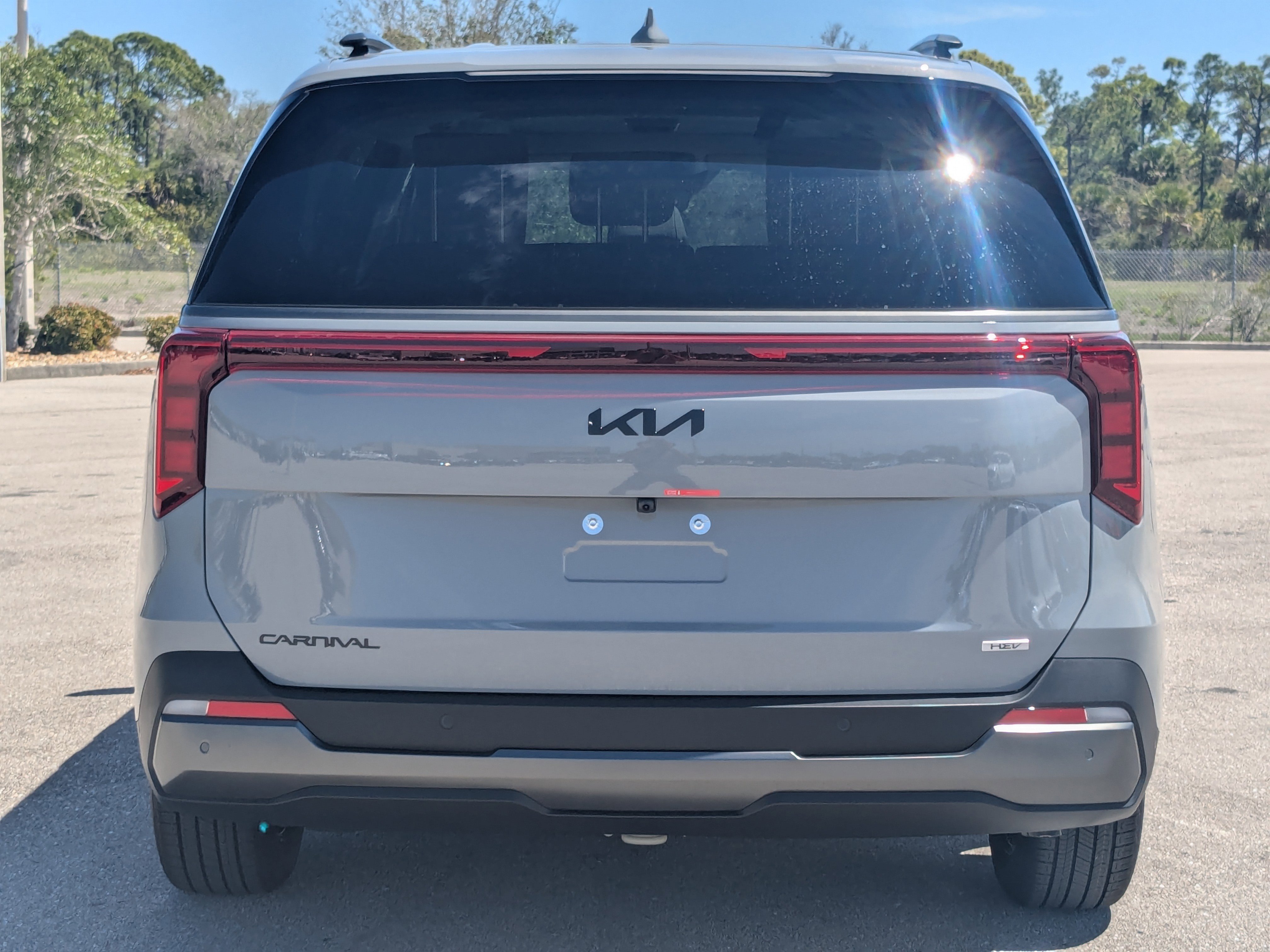 New 2026 Kia Carnival SX w/ SX Dark Edition Package FWD image 6