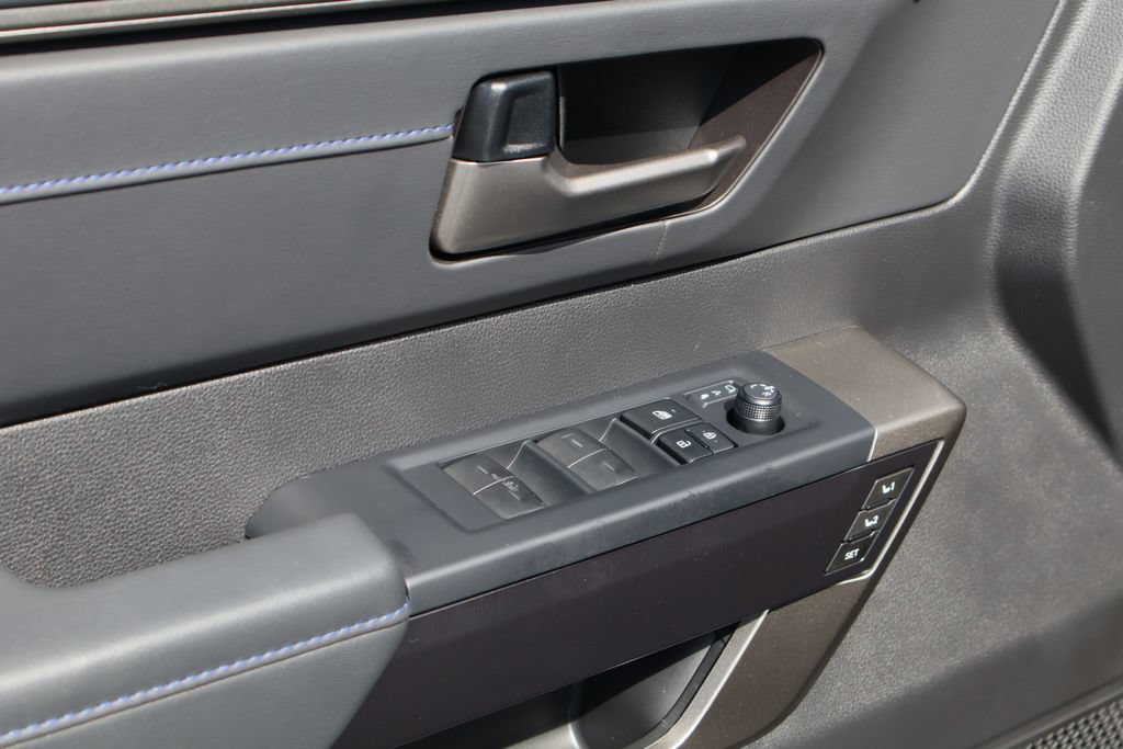 Used 2026 Toyota Sequoia Platinum AWD/4WD image 20