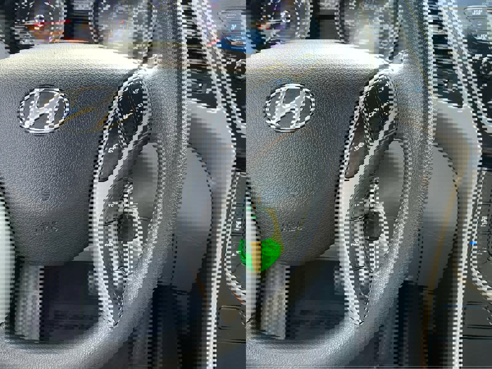 Used 2016 Hyundai Elantra SE image 32