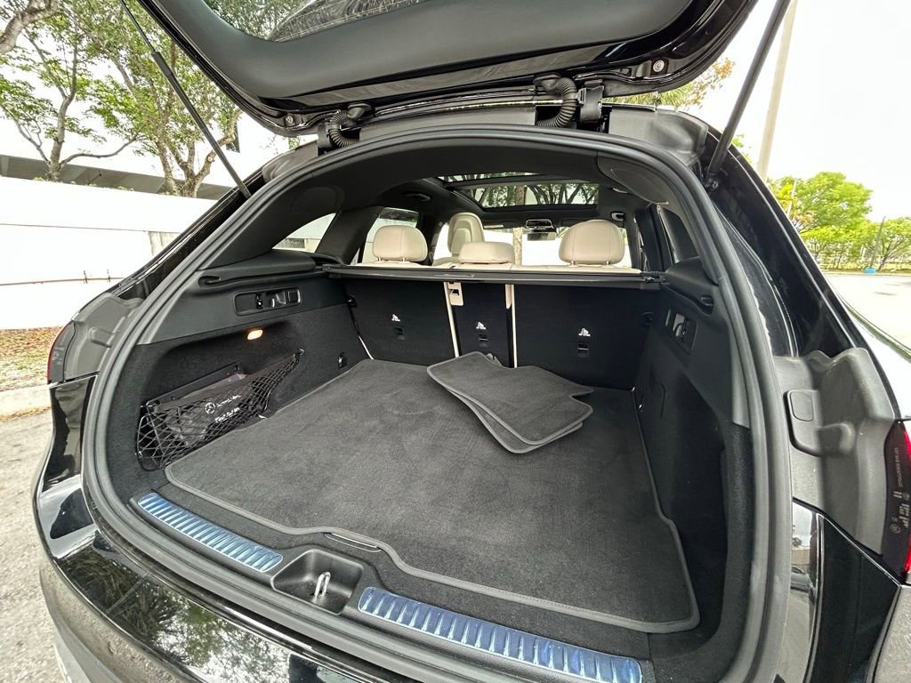 Used 2024 Mercedes-Benz GLC 300 4MATIC image 47