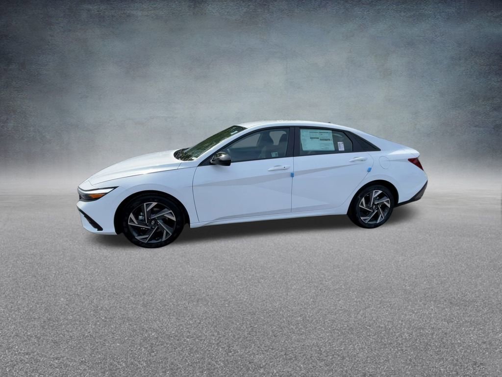 Used 2025 Hyundai Elantra Sport image 11