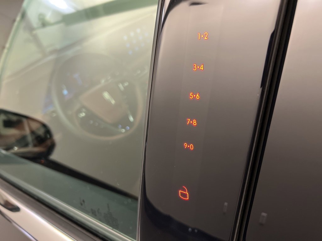 Used 2025 Lincoln Aviator Reserve w/ Equipment Group 201A image 33