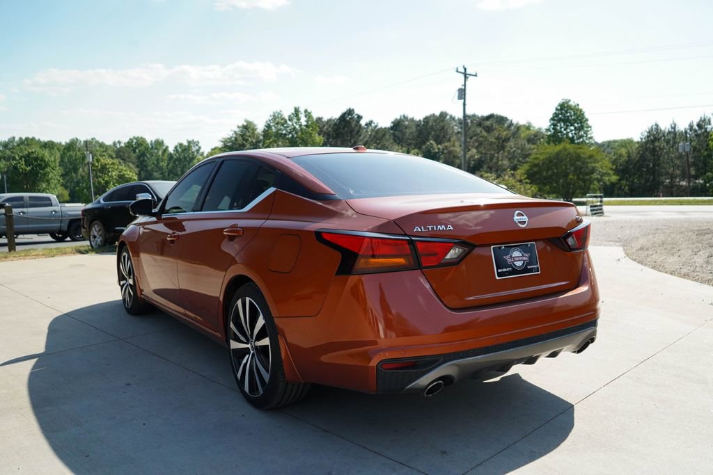 Used 2020 Nissan Altima 2.5 SR w/ Premium Package FWD image 4