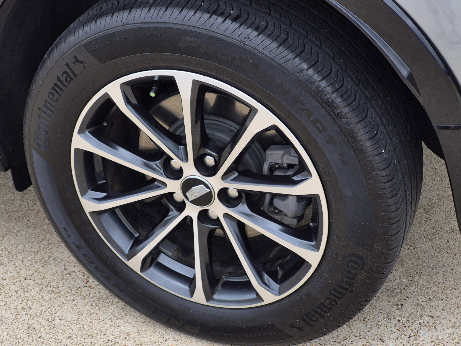 Used 2024 Cadillac XT4 Sport w/ LPO, Floor Liner Package FWD image 7