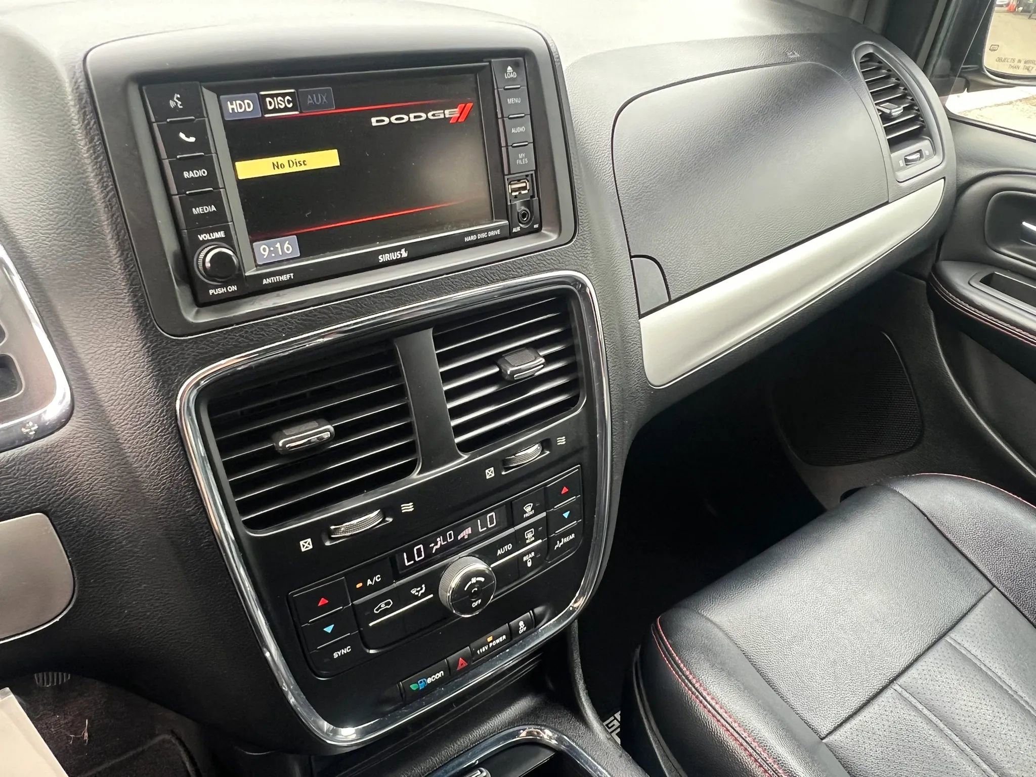 Used 2016 Dodge Grand Caravan R/T FWD image 19