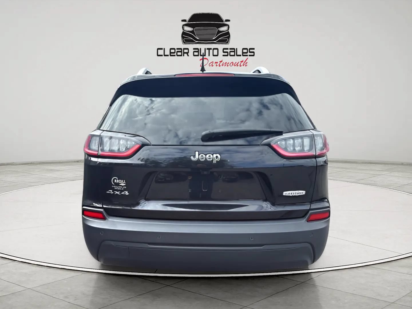 Used 2019 Jeep Cherokee Latitude Plus AWD/4WD image 5