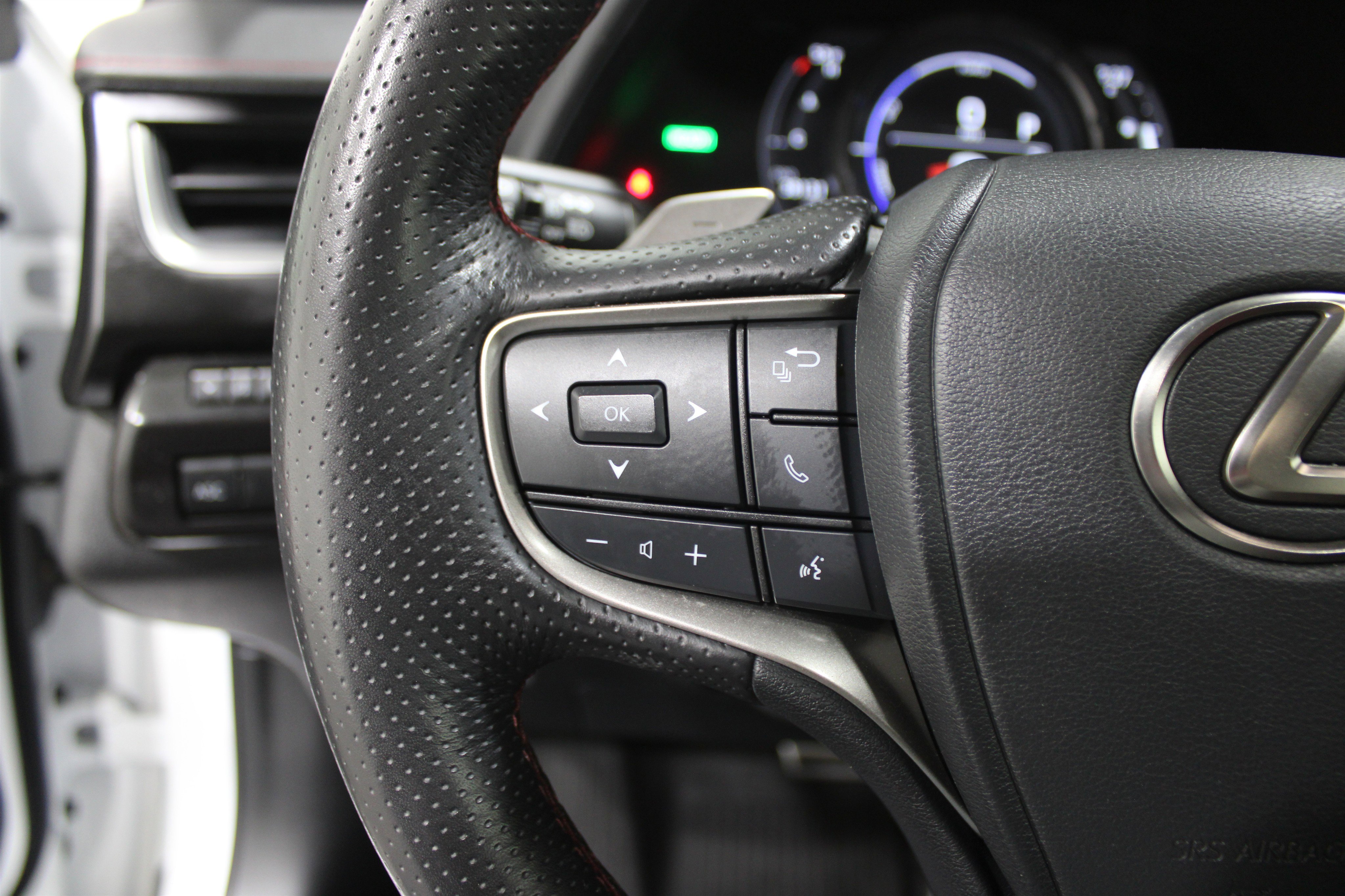 Used 2024 Lexus UX 250h F Sport image 10