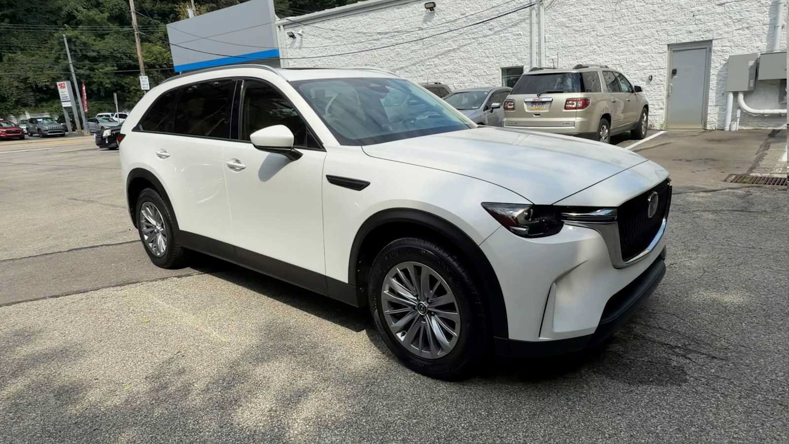 Used 2024 MAZDA CX-90 3.3 Turbo w/ Preferred Plus AWD/4WD image 2