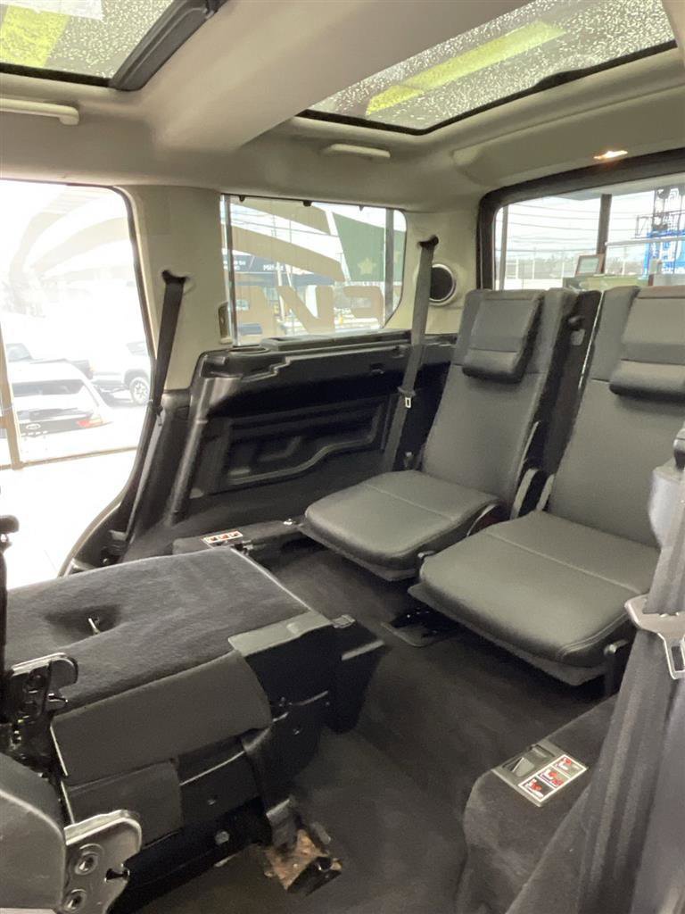 Used 2016 Land Rover LR4 HSE image 22