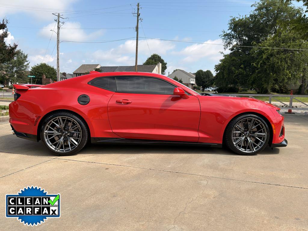 Used 2022 Chevrolet Camaro ZL1 RWD image 2