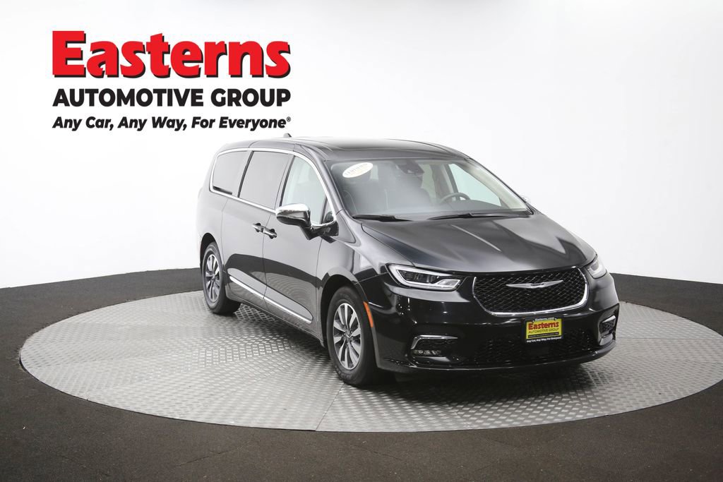 Used 2023 Chrysler Pacifica Limited FWD image 54
