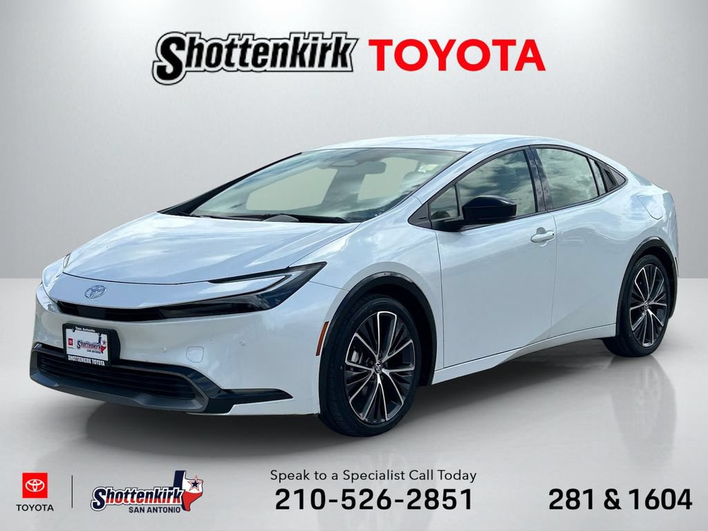 Used 2023 Toyota Prius XLE FWD image 1
