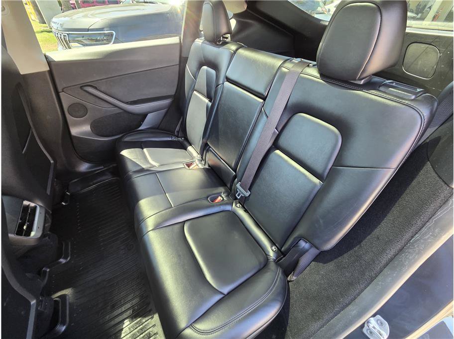 Used 2024 Tesla Model Y Long Range AWD/4WD image 10