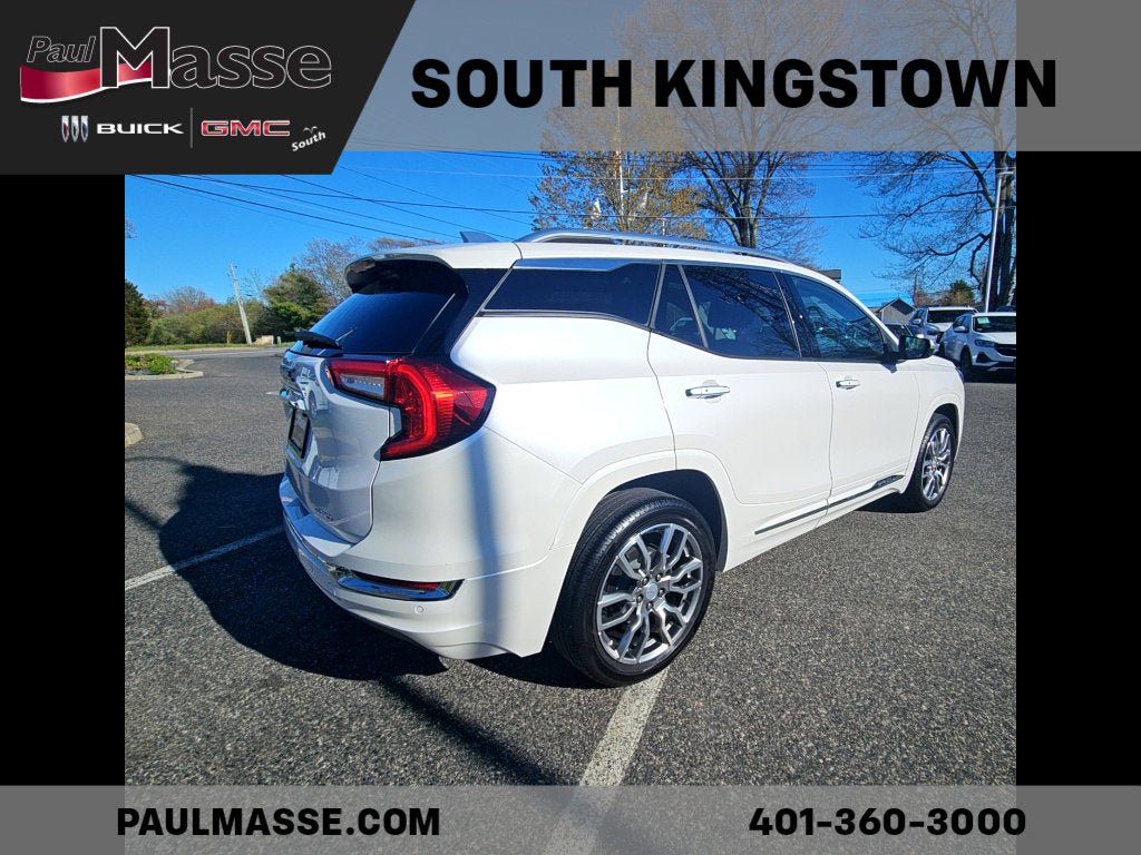 Used 2023 GMC Terrain Denali w/ Denali Premium Package AWD/4WD image 6