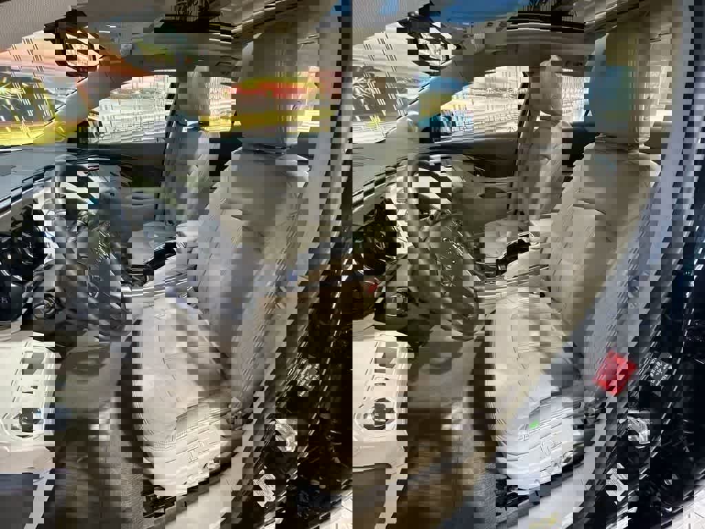 Used 2010 Buick LaCrosse CXL image 23