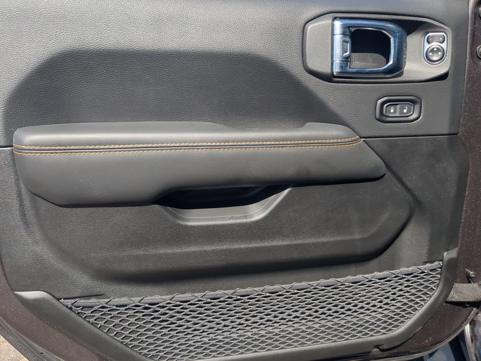 New 2025 Jeep Wrangler Unlimited Rubicon 392 image 13