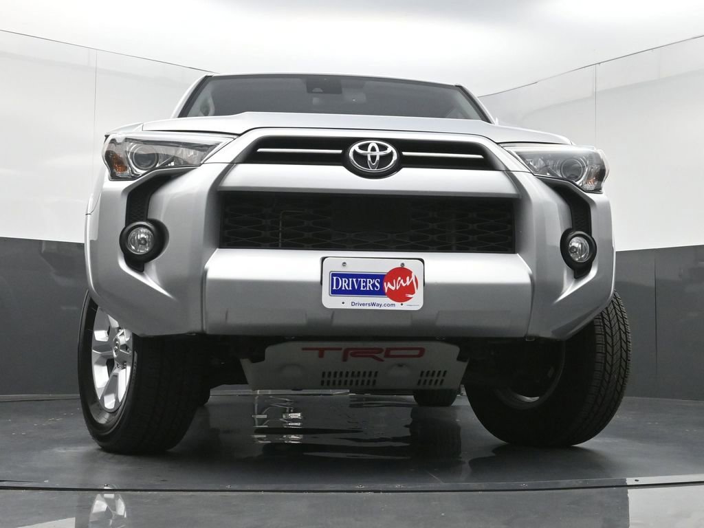 Used 2020 Toyota 4Runner SR5 AWD/4WD image 24