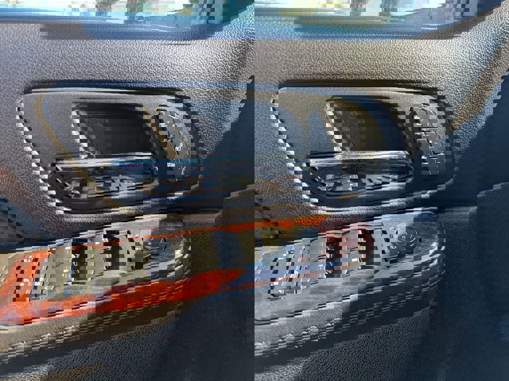 Used 2011 GMC Sierra 2500 Denali w/ Suspension Package, Off-Road image 14