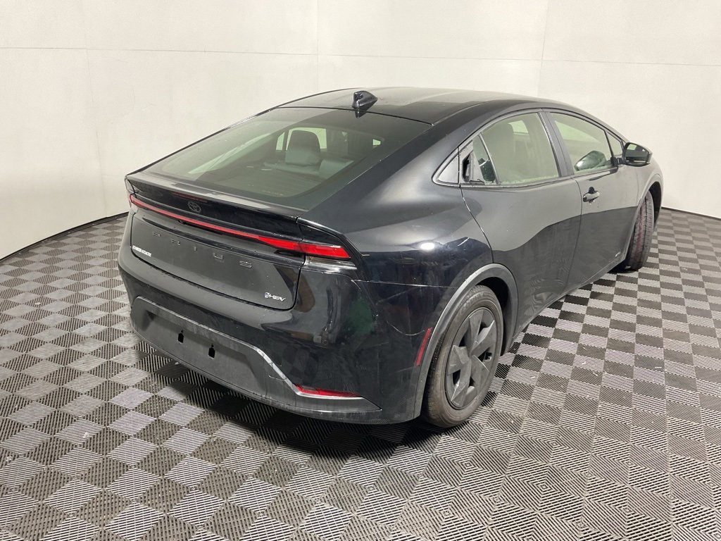 Used 2025 Toyota Prius LE image 16