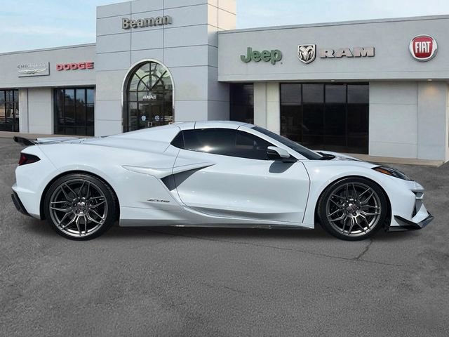 Used 2024 Chevrolet Corvette Z06 w/ Stealth Interior Trim Package RWD image 8
