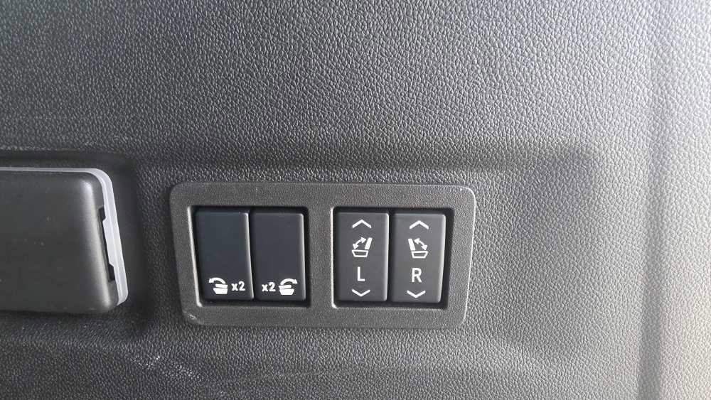 Used 2024 Chevrolet Suburban High Country w/ Advanced Technology Package AWD/4WD image 10