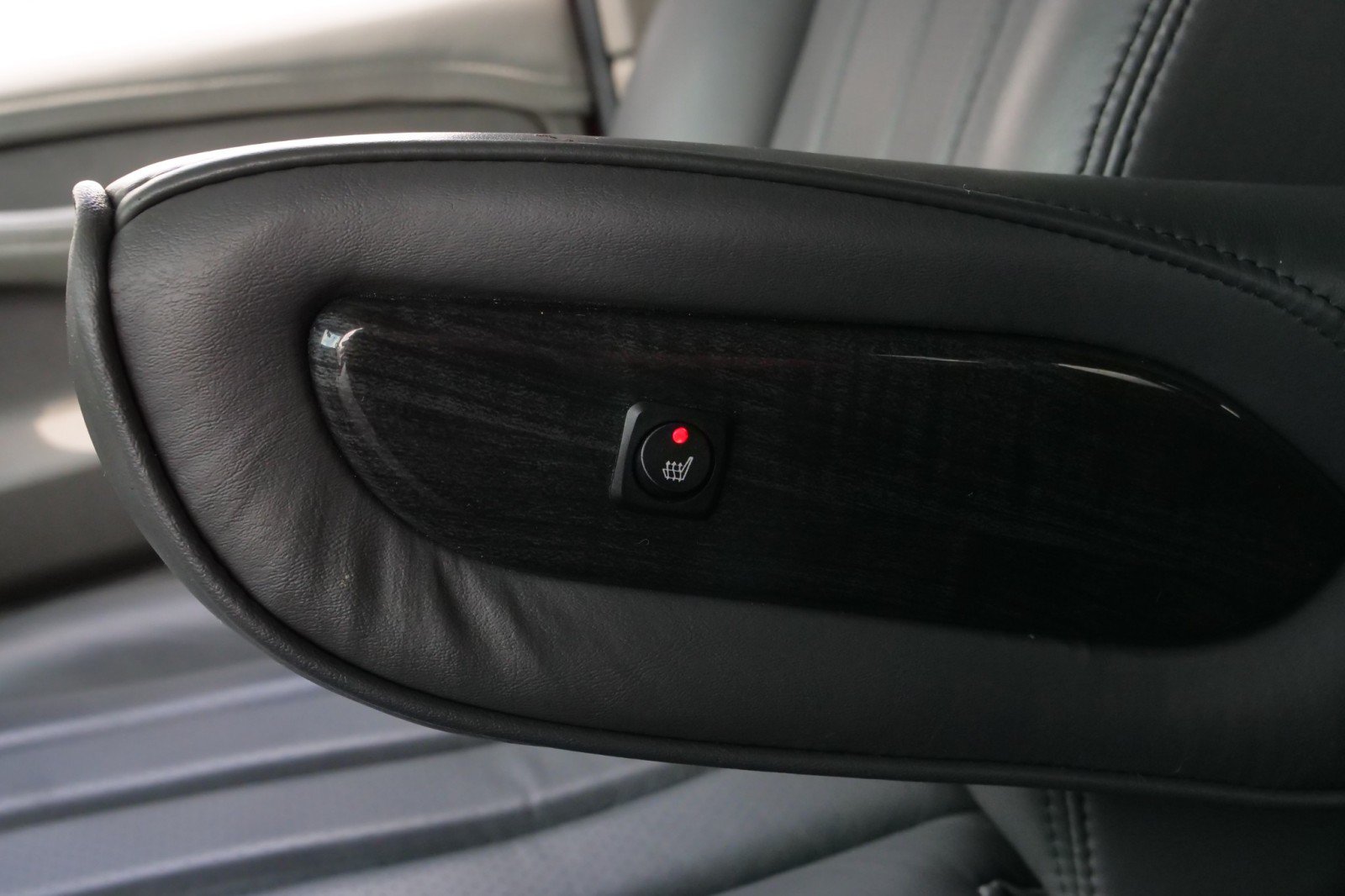 Used 2014 Chevrolet Express 1500 RWD image 19