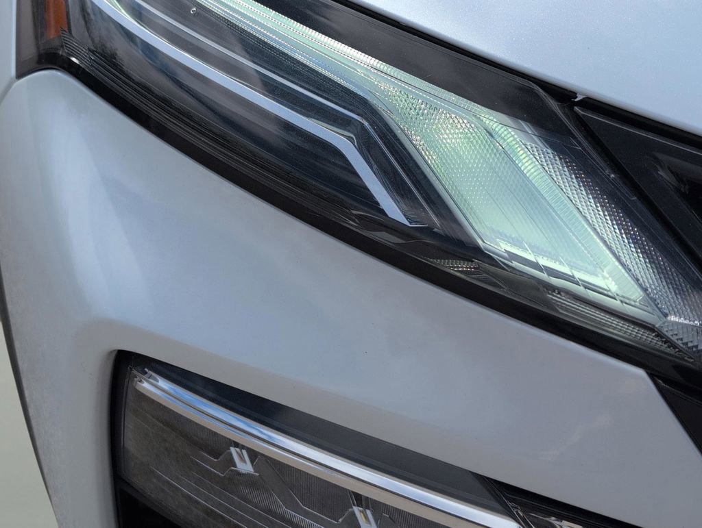 New 2026 Nissan Rogue Platinum image 4