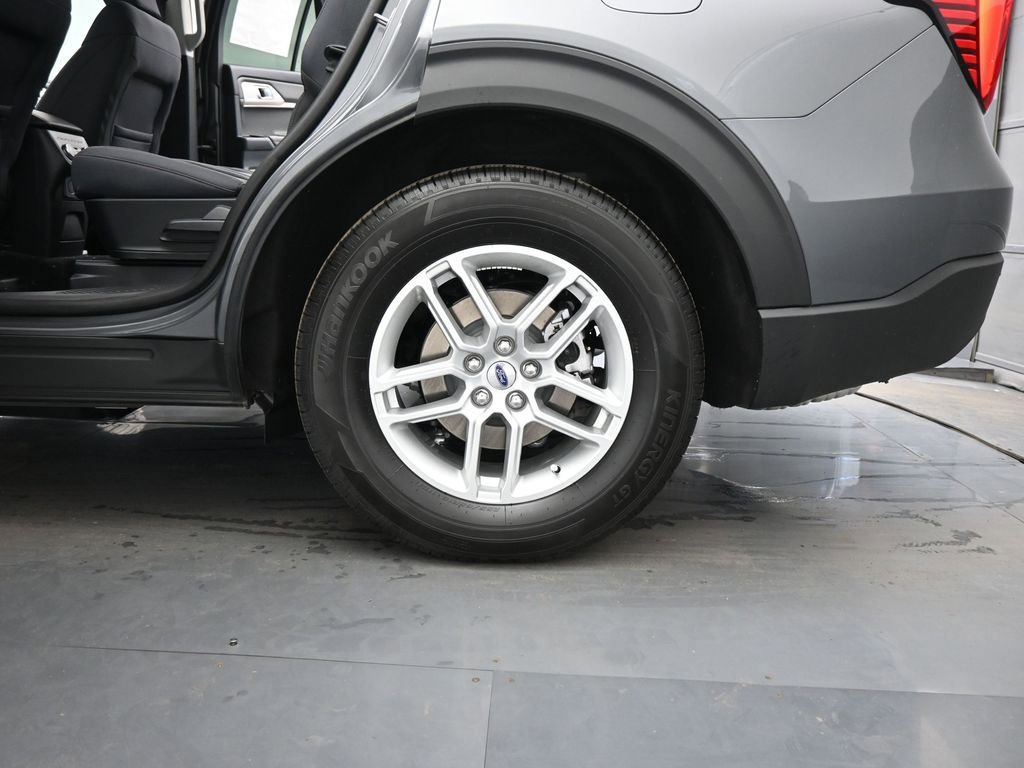 New 2025 Ford Explorer Active image 23