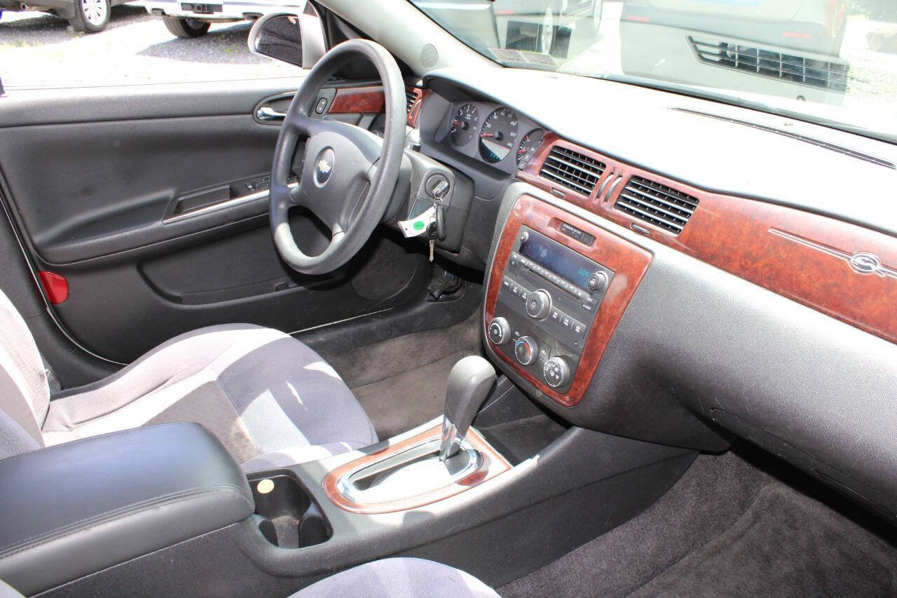 Used 2008 Chevrolet Impala LS FWD image 12