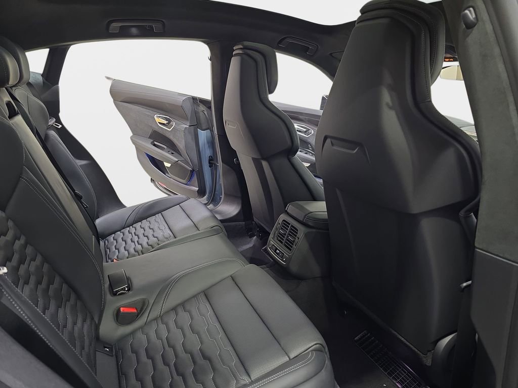 New 2026 Audi S e-tron GT Prestige image 11