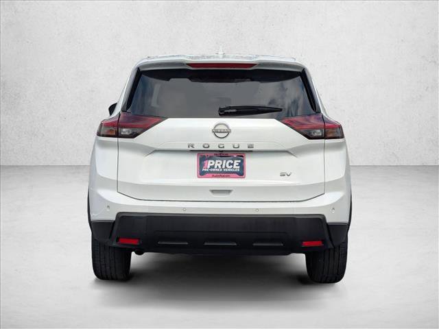 Used 2024 Nissan Rogue SV image 7