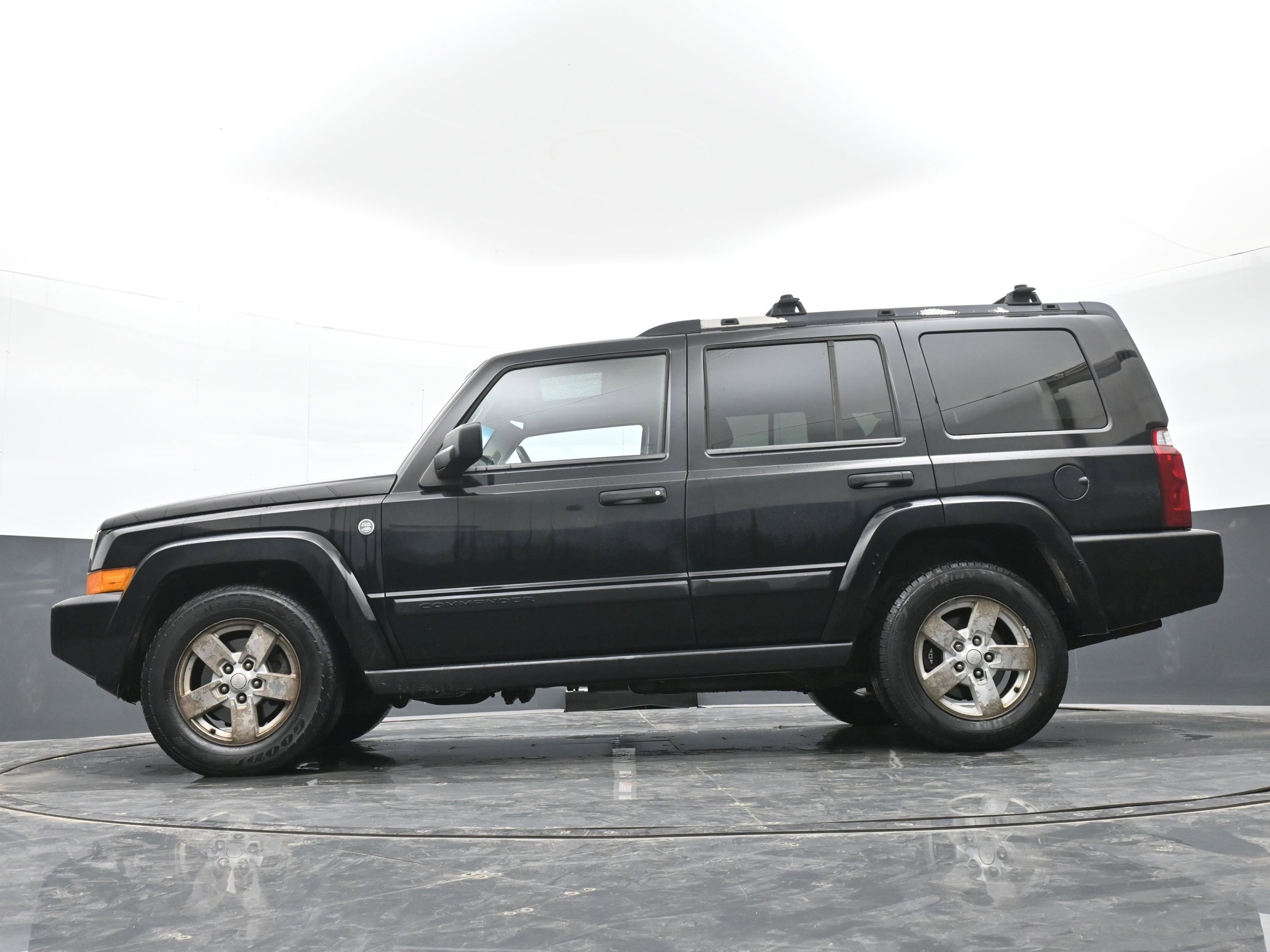 Used 2006 Jeep Commander 4WD image 44