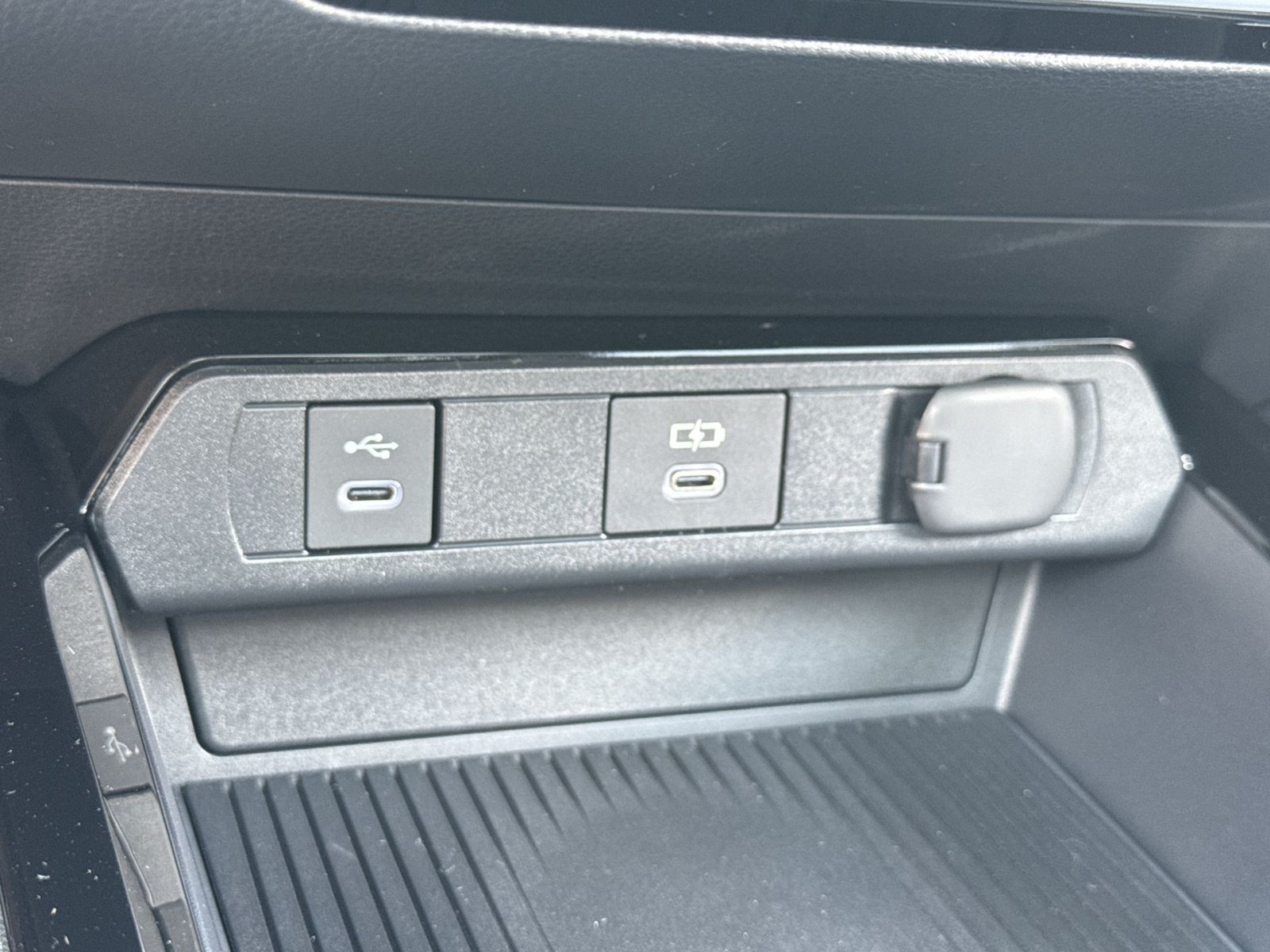 New 2026 Toyota Prius Plug-In Hybrid FWD image 39