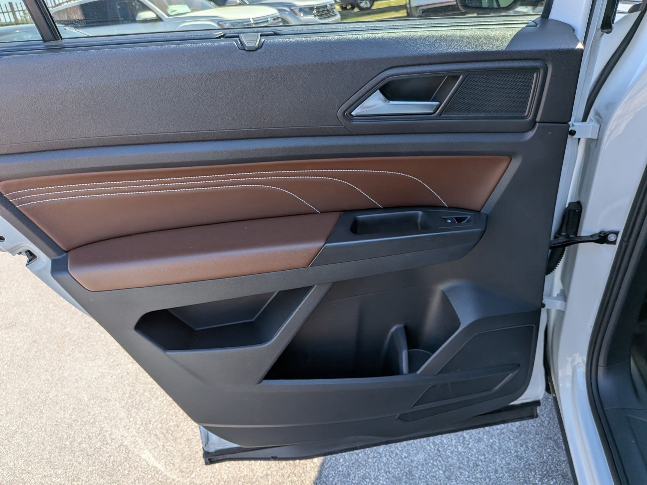 Used 2023 Volkswagen Atlas SE w/ Panoramic Sunroof Package AWD/4WD image 26