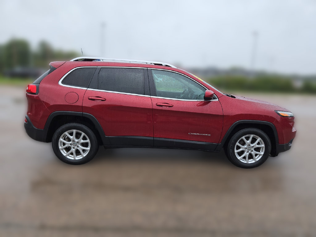 Used 2016 Jeep Cherokee Latitude w/ Cold Weather Group FWD image 15