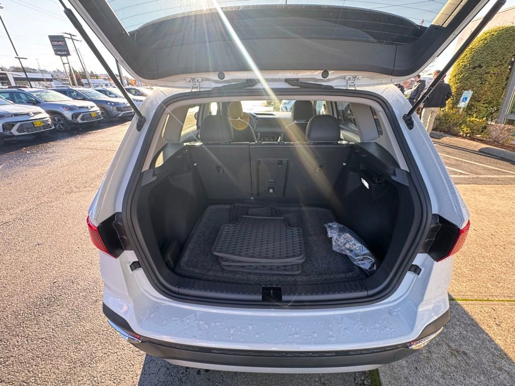 Used 2024 Volkswagen Taos SE image 7