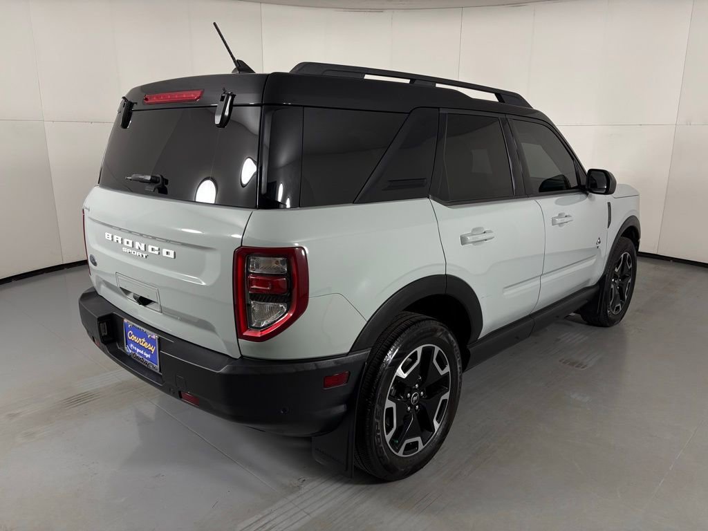 Used 2021 Ford Bronco Sport Outer Banks w/ Outer Banks Package (96D) image 8