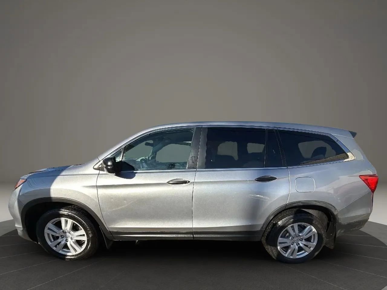 Used 2018 Honda Pilot LX image 8