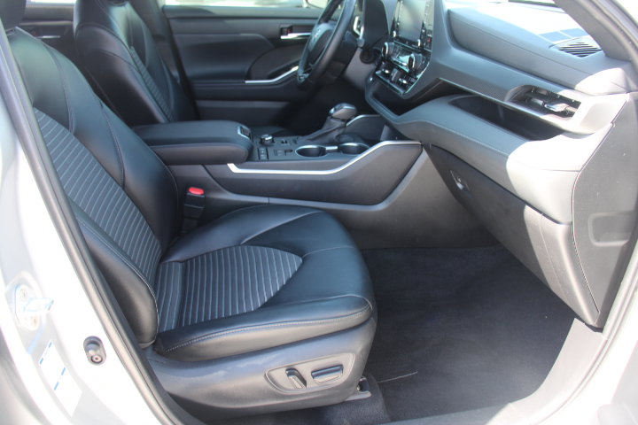 Used 2022 Toyota Highlander XSE AWD/4WD image 21