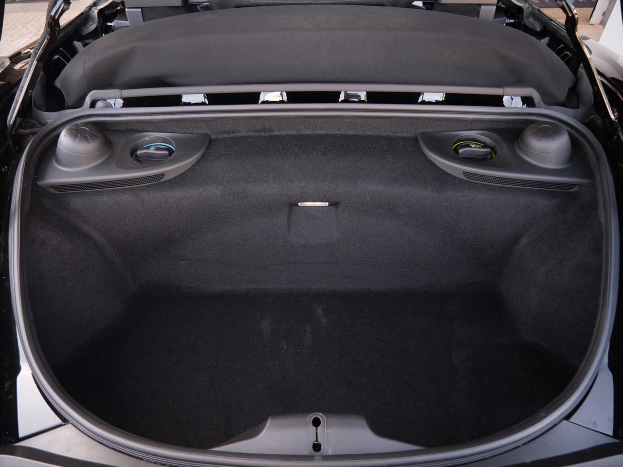 Used 2023 Porsche 718 Boxster Spyder w/ Light Design Package RWD image 22
