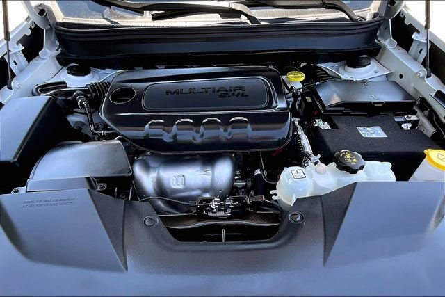 Used 2023 Jeep Cherokee Altitude Lux image 27